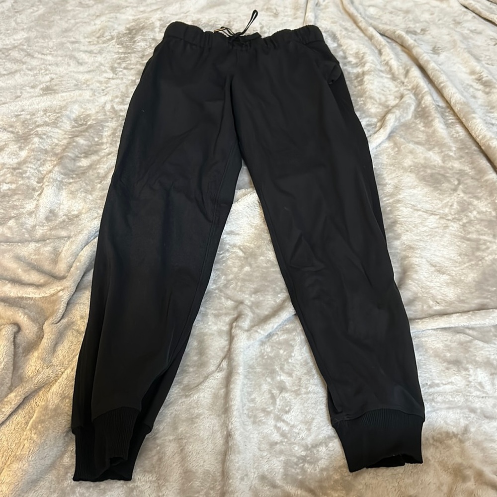 Lululemon black on the fly jogger pants